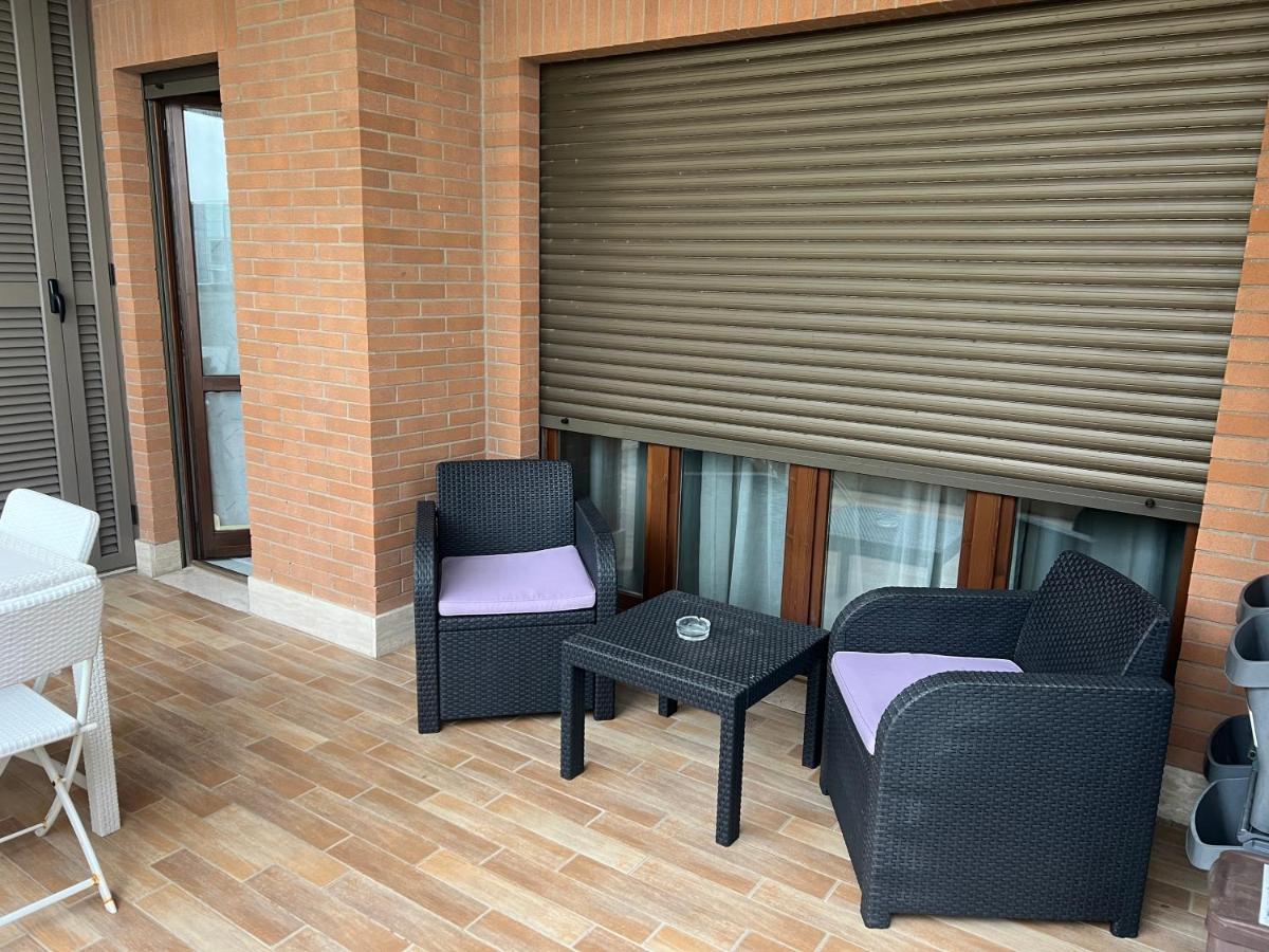 Ferienwohnung Charme & Relax - Fiera Di Roma - Fiumicino Airport Ponte Galeria Exterior foto
